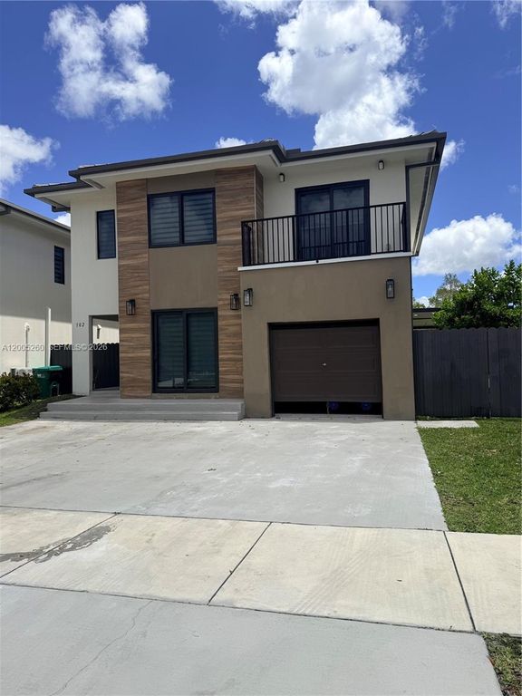 102 NW 10th Place, Florida City, FL 33034
