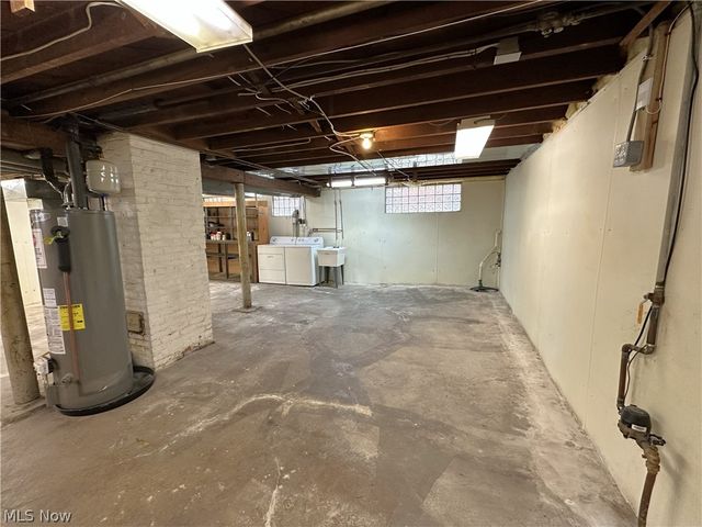 2713 Brookview Boulevard, Parma, OH 44134