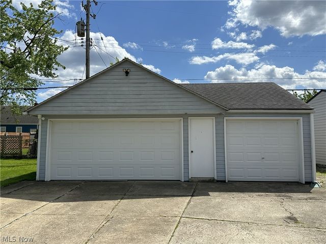2713 Brookview Boulevard, Parma, OH 44134