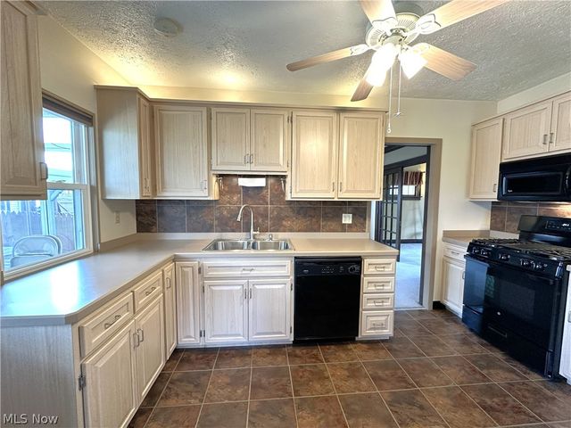2713 Brookview Boulevard, Parma, OH 44134