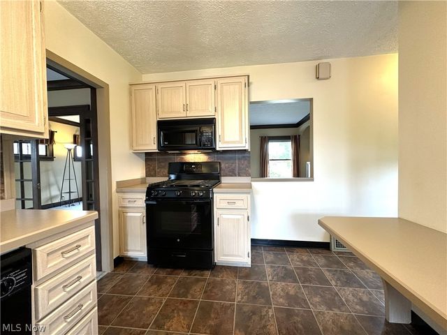 2713 Brookview Boulevard, Parma, OH 44134