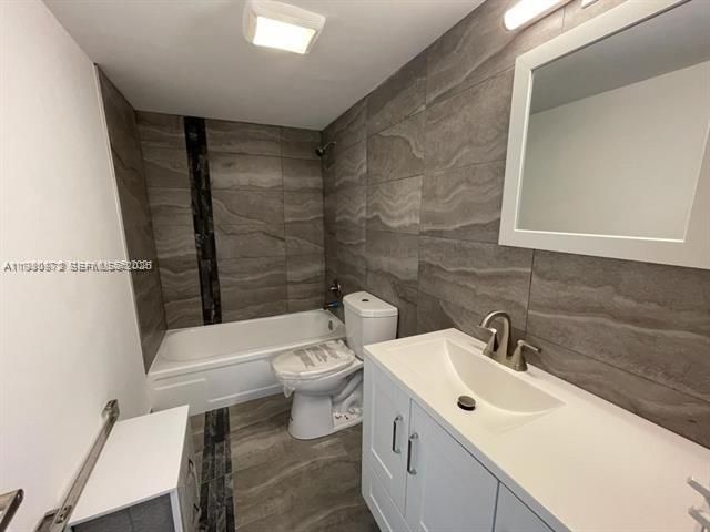 1400 NE 54th St 205, Fort Lauderdale, FL 33334