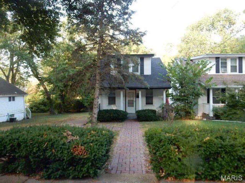 135 S Barat Avenue, St Louis, MO 63135