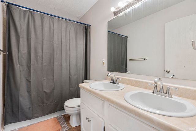 3806 Willshire Estates Drive, Fort Wayne, IN 46815