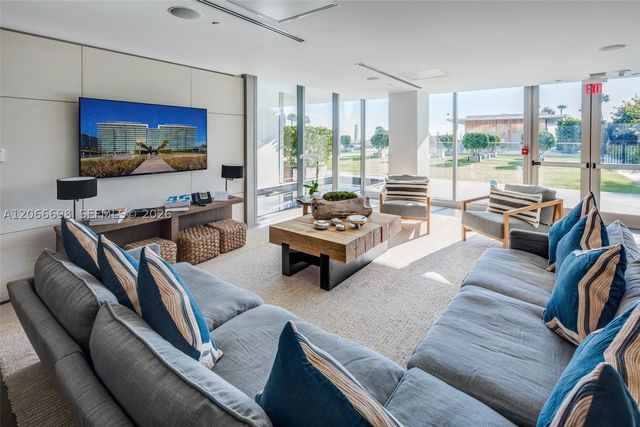360 Ocean Dr 804S, Key Biscayne, FL 33149