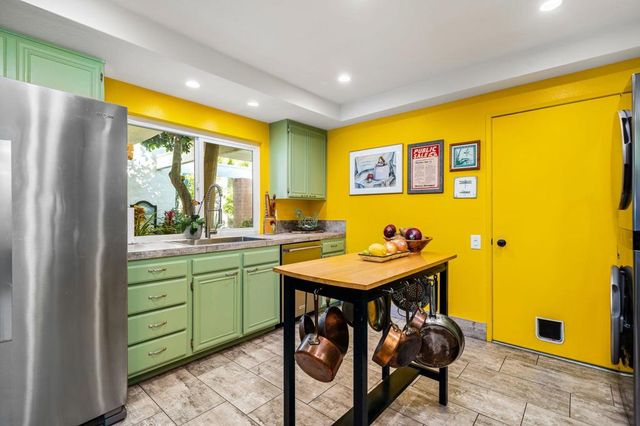 1683 Tam O Shanter Plaza, Palm Springs, CA 92264