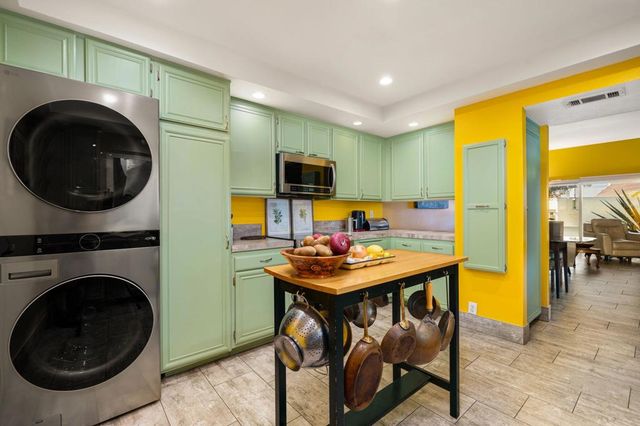 1683 Tam O Shanter Plaza, Palm Springs, CA 92264