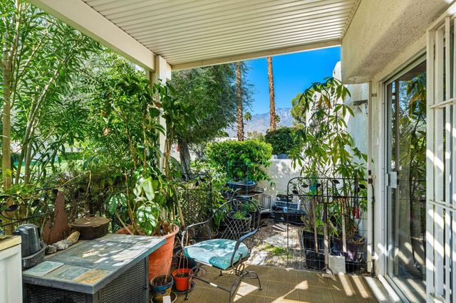 1683 Tam O Shanter Plaza, Palm Springs, CA 92264