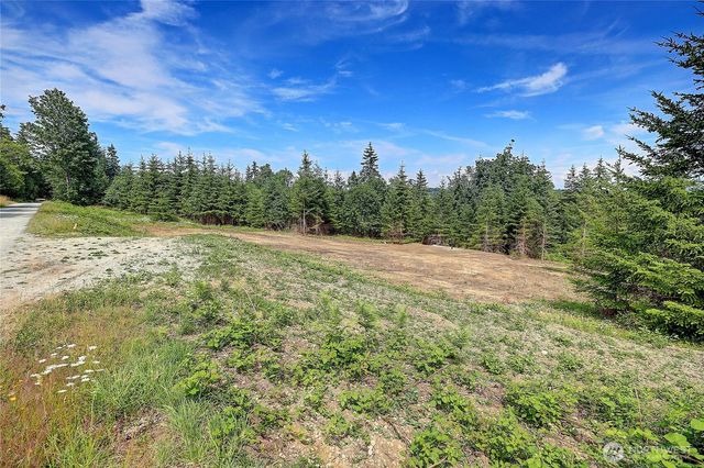 1 I Triangle Cove Lane, Camano Island, WA 98282