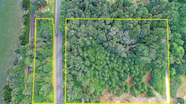 1 I Triangle Cove Lane, Camano Island, WA 98282