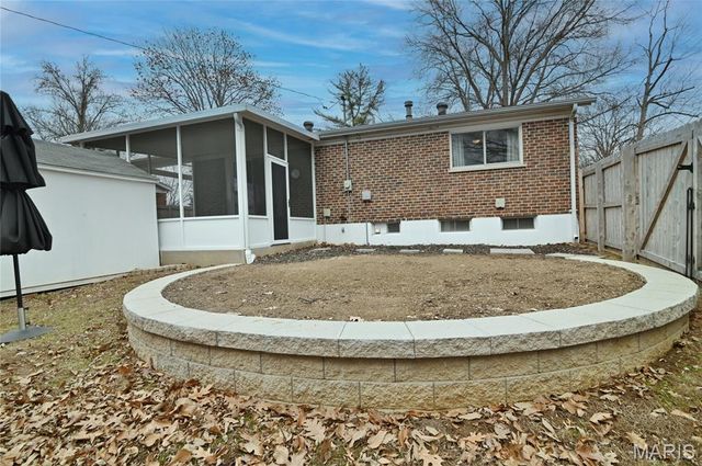 1782 Oliveto Lane, Hazelwood, MO 63042