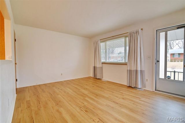 1782 Oliveto Lane, Hazelwood, MO 63042