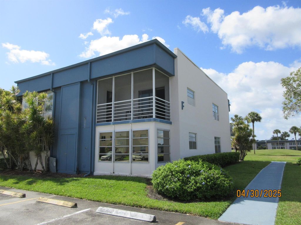 Image 9 of property listing at 241 Normandy F, Delray Beach, FL 33484