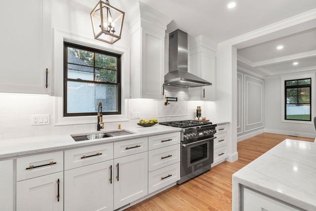 5 Four Acre Drive, Burlington, MA 01803