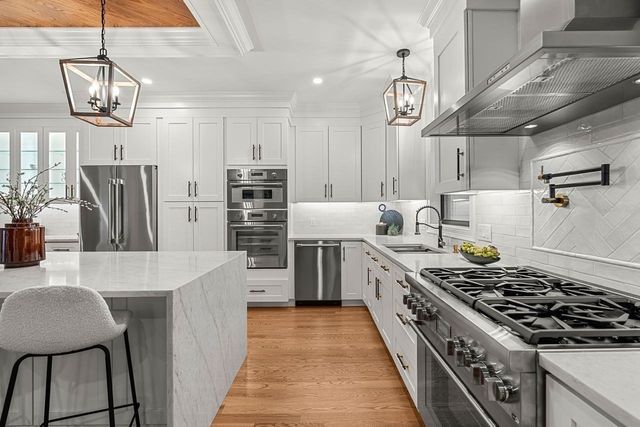 5 Four Acre Drive, Burlington, MA 01803