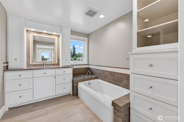 4903 197th Avenue East, Lake Tapps, WA 98391