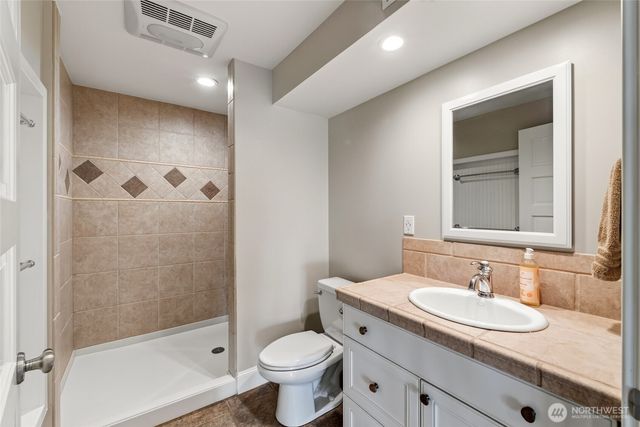 4903 197th Avenue East, Lake Tapps, WA 98391