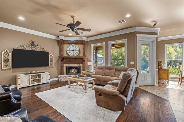 519 Dogwood South Lane, Haughton, LA 71037