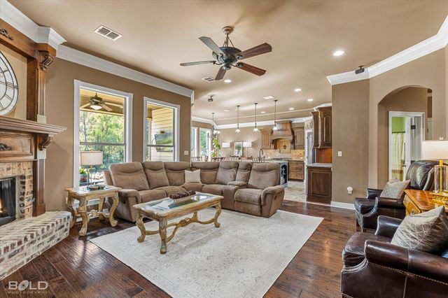 519 Dogwood South Lane, Haughton, LA 71037