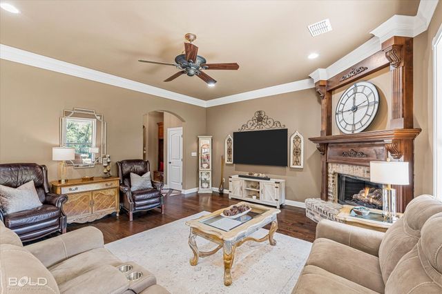 519 Dogwood South Lane, Haughton, LA 71037