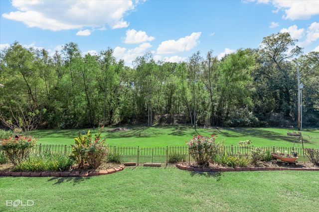 519 Dogwood South Lane, Haughton, LA 71037