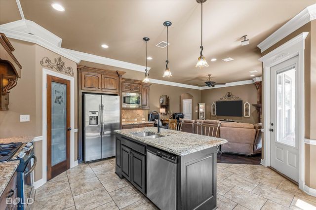 519 Dogwood South Lane, Haughton, LA 71037