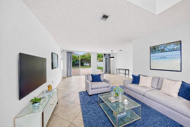 191 NW 118th Drive, Coral Springs, FL 33071