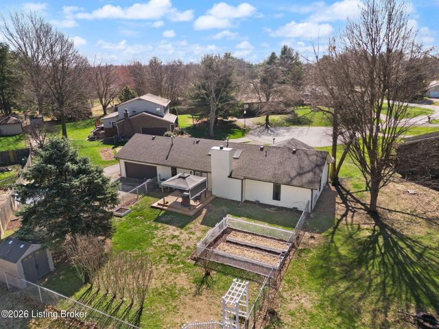 10700 Tall Tree Ct, Louisville, KY 40241