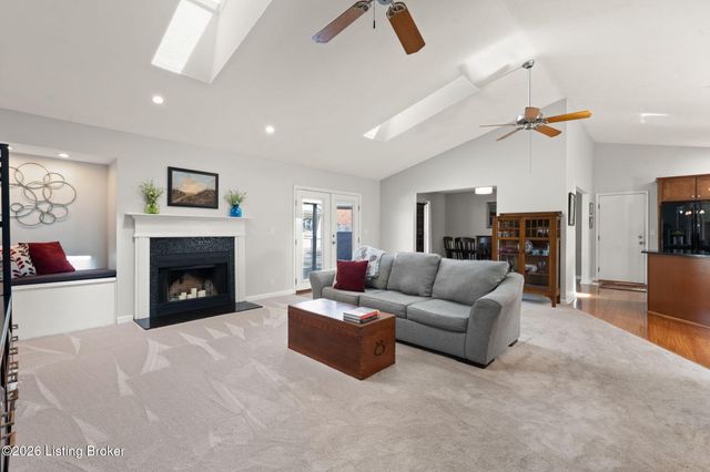 10700 Tall Tree Ct, Louisville, KY 40241