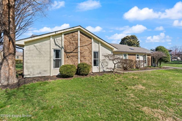 10700 Tall Tree Ct, Louisville, KY 40241