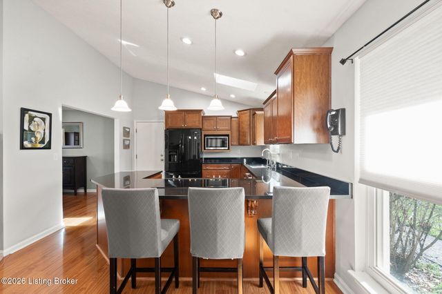 10700 Tall Tree Ct, Louisville, KY 40241