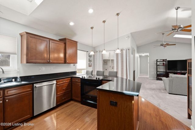 10700 Tall Tree Ct, Louisville, KY 40241