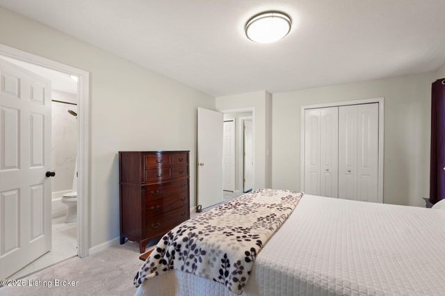 10700 Tall Tree Ct, Louisville, KY 40241