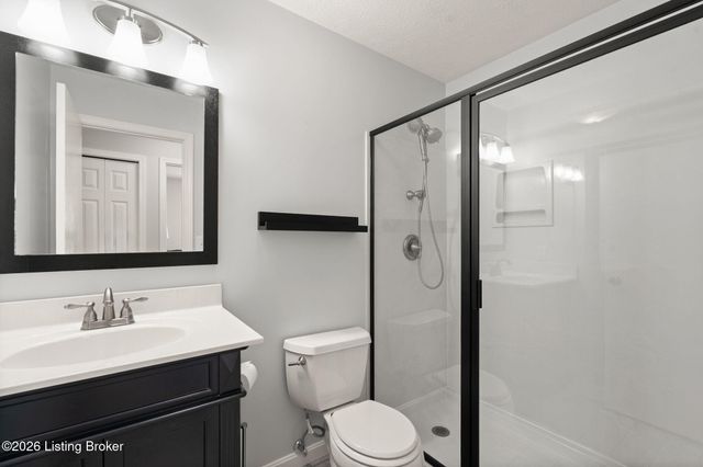 10700 Tall Tree Ct, Louisville, KY 40241