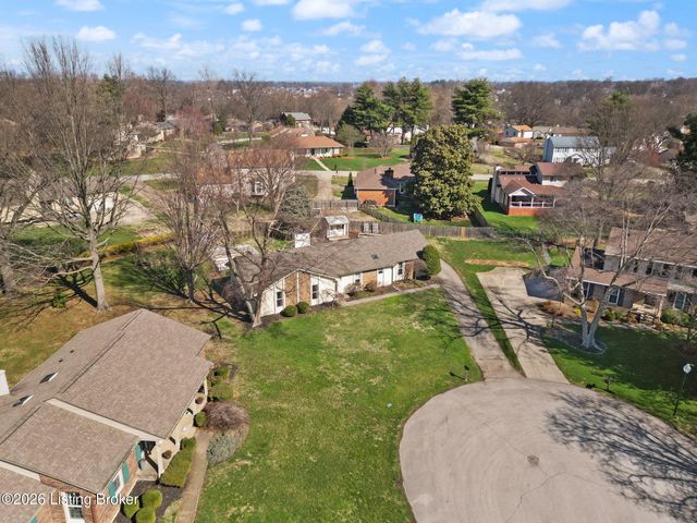 10700 Tall Tree Ct, Louisville, KY 40241