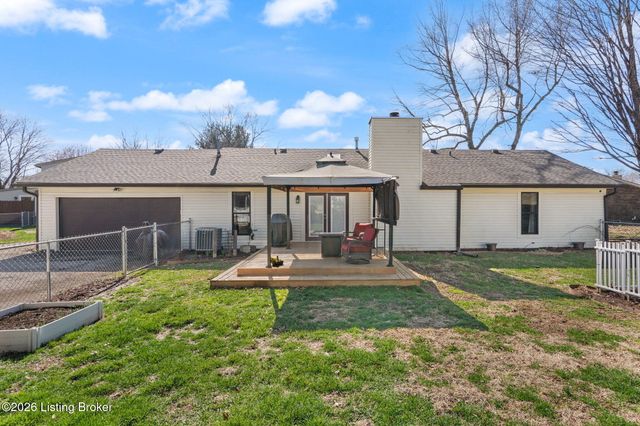 10700 Tall Tree Ct, Louisville, KY 40241