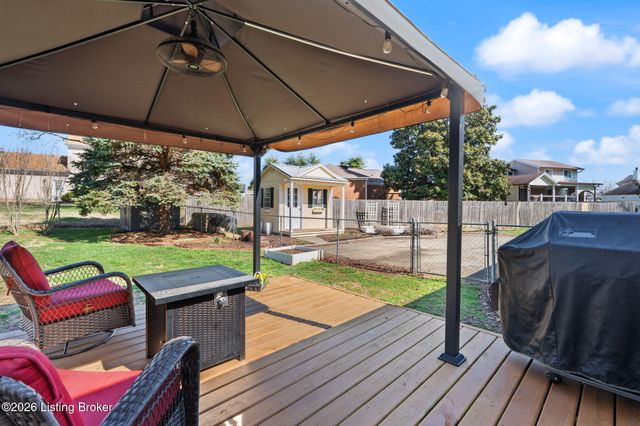 10700 Tall Tree Ct, Louisville, KY 40241