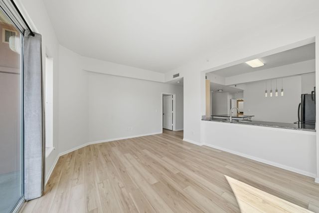 3505 Sage Road 202, Houston, TX 77056