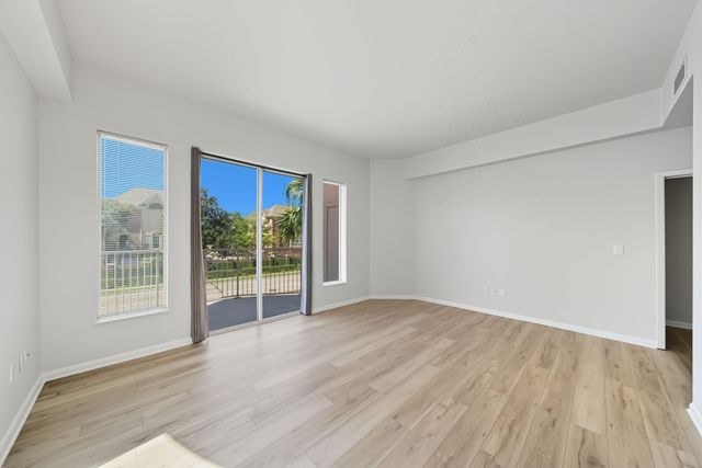 3505 Sage Road 202, Houston, TX 77056