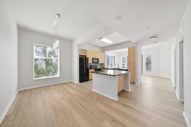 3505 Sage Road 202, Houston, TX 77056