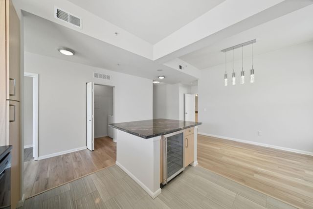 3505 Sage Road 202, Houston, TX 77056