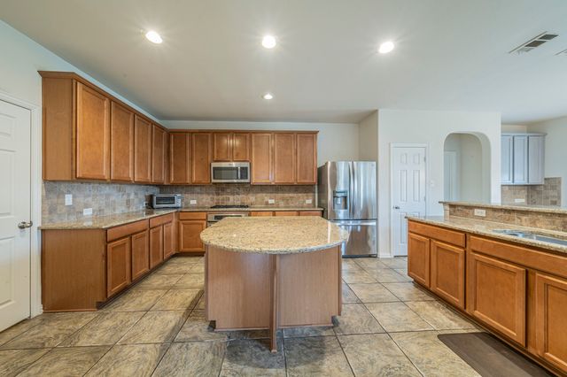 5226 Wyndrook Street, Fort Worth, TX 76244