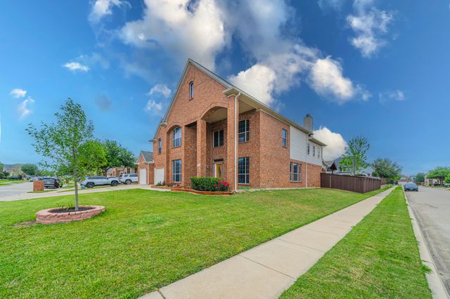 5226 Wyndrook Street, Fort Worth, TX 76244