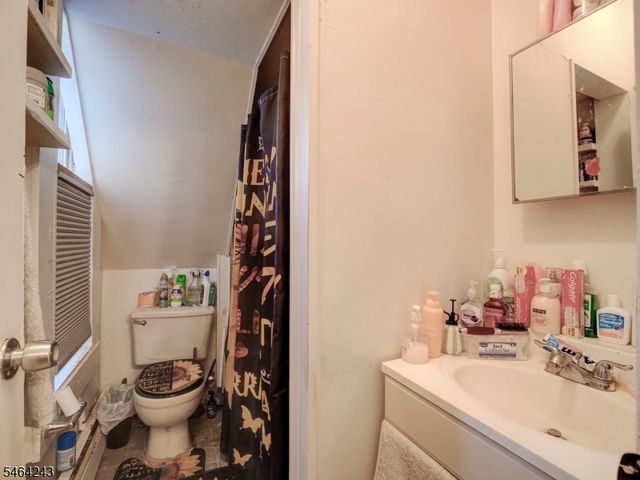 39 Hillman St, Paterson City, NJ 07522