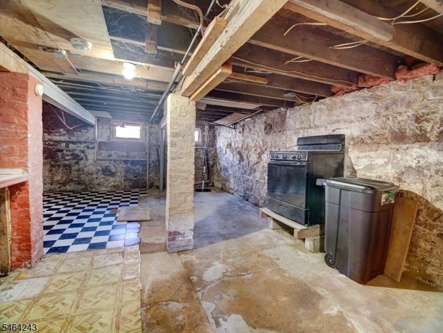 39 Hillman St, Paterson City, NJ 07522