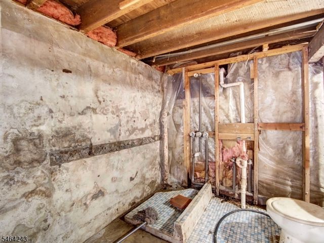 39 Hillman St, Paterson City, NJ 07522