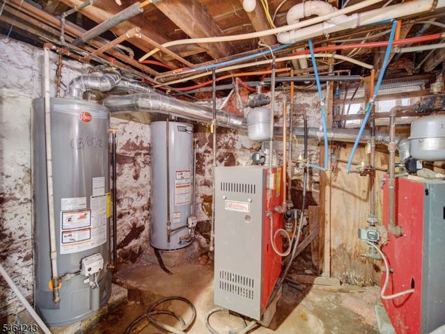 39 Hillman St, Paterson City, NJ 07522