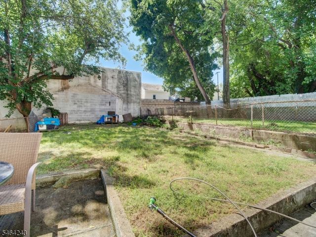 39 Hillman St, Paterson City, NJ 07522