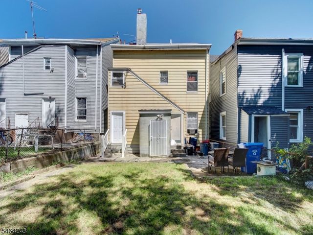 39 Hillman St, Paterson City, NJ 07522