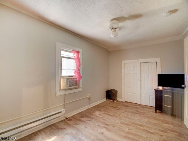 39 Hillman St, Paterson City, NJ 07522